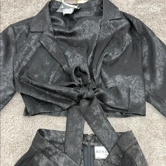 Elegant Black Women's Jumpsuit - Picture 3 of 3